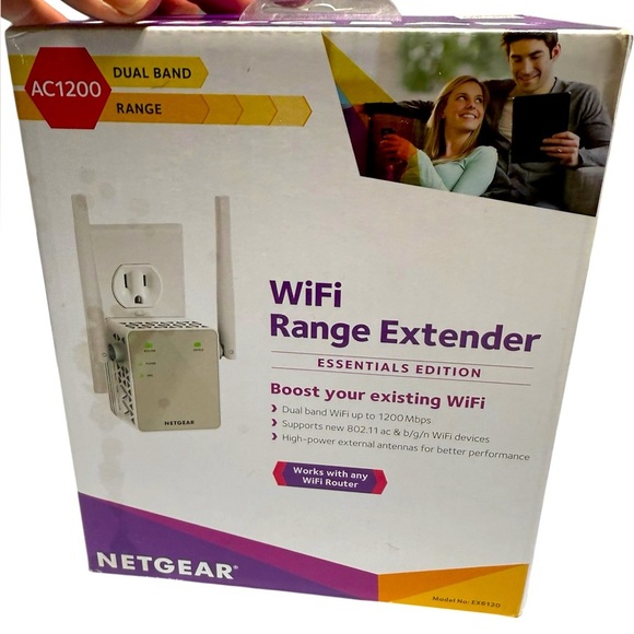 NETGEAR - Dual-band WiFi Range Extender - Essentials Edition, 1.2Gbps, - Picture 1 of 6